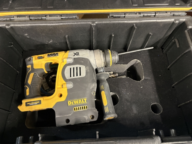 Akku-Bohrhammer DeWalt DCH273